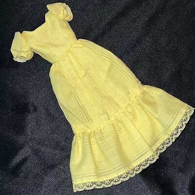 Vintage 1981 MAGIC CURL Barbie Doll Original Yellow Dress #3856 • $11.99