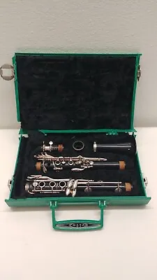 Vintage Vito Resotone Bb Clarinet With Broken Green Hard Case. See Description! • $51.99