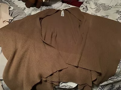 Tan Sweater Shawl Small • £3.86