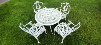 £125 • Buy White Cast Aluminium GARDEN TABLE And 4 CHAIRS