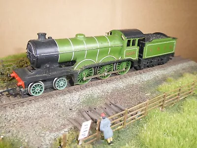 Hornby 00 Gauge LNER Class B12 4-6-0 Steam Loco/Tender No 8509 LNER Green - R150 • £29.50