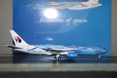 JC Wings 1:400 Malaysia Airlines Boeing 777-200 9M-MRD (XX4485) Freedom Of Space • $98