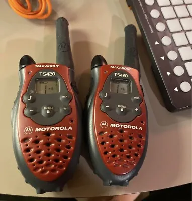 2 Motorola Talkabout T5420 2 Way Radio Walkie Talkies 2 Mile 14 Channel • $35