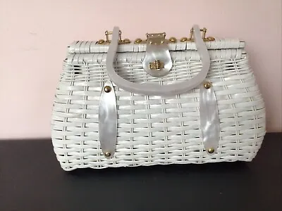 Vintage 50s White Woven Rattan Handbag With Pearlescent Lucite Handle • $61.97