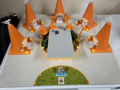 $109.99 • Buy Disney Pixar CARS 3 Precision Series Sally's Cozy Cone Motel Playset *Lights*