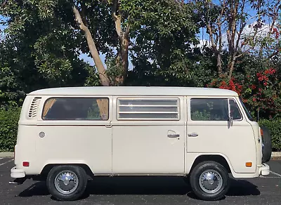 1976 Volkswagen Bus/Vanagon  • $5600