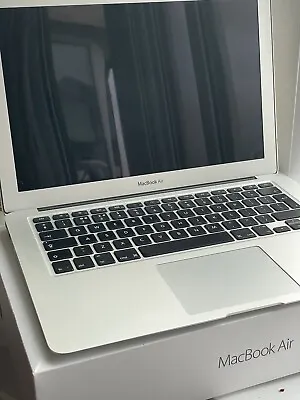 Apple MacBook Air 2017 13.3 - Used • £160
