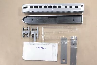 HO Athearn Santa Fe 72ft Streamline / Corrugated Passenger Observation Car New • $14.99