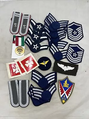 Mixed Lot Of Military Patches / Pins (VB6066 • $10