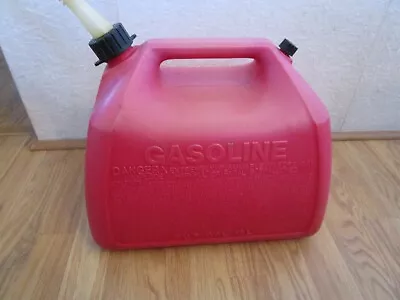 Vintage Rubbermaid 5 Gallon Vented Gas Can Model 1251-Made In USA • $24.99