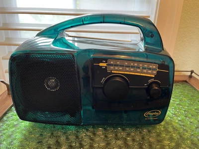 $24.95 • Buy Freeplay Crank/solar Am/fm Radio With Box! Rare Green Color-south Africa 