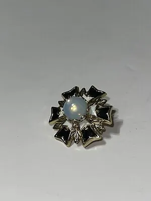 Vintage Yellow Gold Plated Opal Black/ White Enamel Coated Lapel Pin / Brooch 3D • $20.75