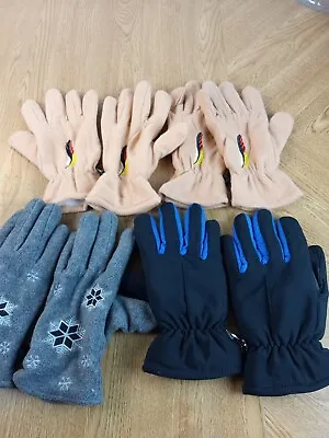 Lot Of 4 Pcs Winter Gloves Medium. • $11.99
