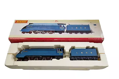 Hornby LNER A4 Mallard 00 Gauge Steam Locomotive R2339 • £79.99