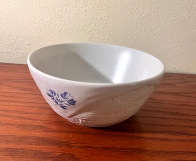 $17.95 • Buy Vintage Pfaltzgraff Yorktowne Stone Blue Floral Basket Weave Serving Bowl 7.25 