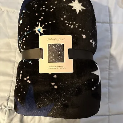 NWT VICTORIA'S SECRET CELESTIAL MOON & STAR PLUSH FLEECE LARGE BLANKET 50x60 • $20