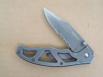 Gerber Paraframe I Folding Pocket Knife - Gray Serrated Blade - Very Good • $12.22