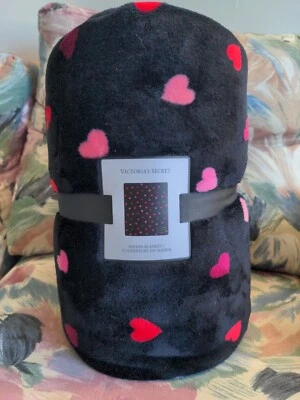 $41.99 • Buy Victoria's Secret BLACK Love HEART  FLEECE Sherpa BLANKET 50 X 60