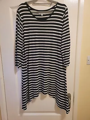 Black & White Stripe Dip Hem Longline Top Size 14 By Capsule • £2.99