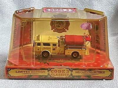 2002 Code 3 Christmas Edition Mack CF Pumper  4 • $30.99