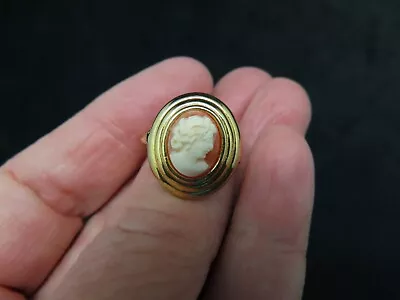 Vintage 1940's Gold Tone Women's Cameo Ring SZ 7 • $17.99