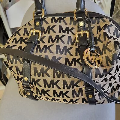 EUC Michael Kors Large Shoulder Handbag • $32.99