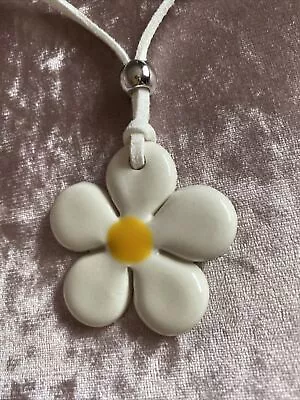 Daisy Necklace  • £0.99