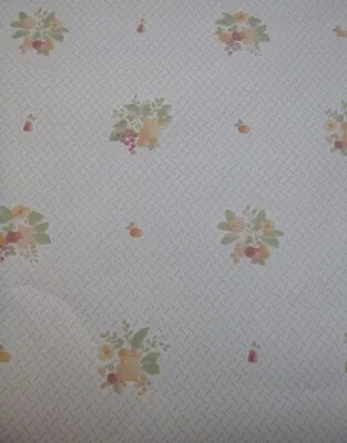 Washable Kitchen Wallpaper - Basket Trellis + Fruits - Retro Paper - 22980907 • £4.99