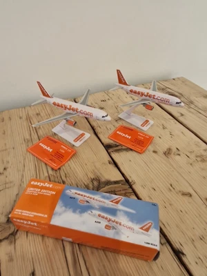£150 • Buy Easyjet Airbus 320 (G-EZTD) And 319 (G-EZBS) Limited Edition Scale Models