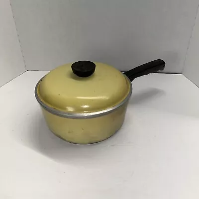 Vintage CLUB Aluminum Cookware 3 Quart Harvest Gold Yellow  Dutch Oven MCM Pot • $26.45