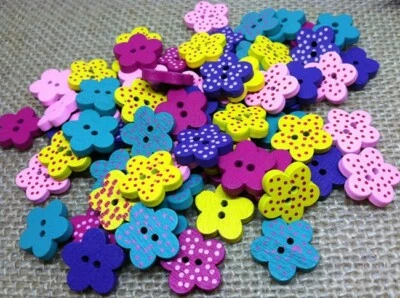 £7.86 • Buy Lot Of 20 Button Scrapbooking 2 Hole Wood Flower Haberdashery Needlework 15mm