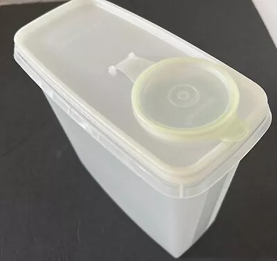 Tupperware Cereal Snack Keeper With Pour Top Lid 469-20 Vintage • $8.99