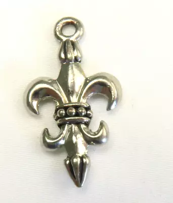 Vintage Silver Tone Fleur De Lis Bracelet Charm Pendant • $10