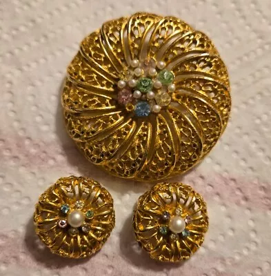 Vtg Gold Tone BSK Signed  Clip On Earrings W Similar Brooch Rhinestones Pearls • $24
