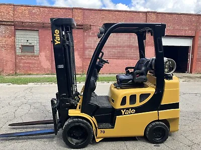2016 Yale 7000 Forklift With Side Shift And Triple Mast • $17999