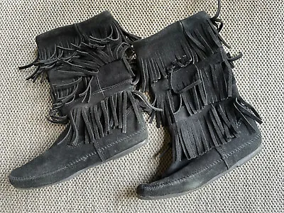 Minnetonka Boots Size 8 Ladies Black Suede Leather Moccasin Fringe 3 Layer • $19.10