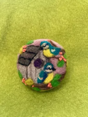 Handmade Needle Felted 'Home Sweet Home' Blue Tit Bird Brooch • £10