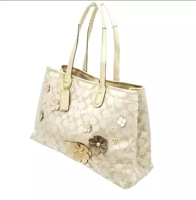 Coach Beige Signature C Canvas Floral Applique Shoulder Or Tote Bag • $225.60