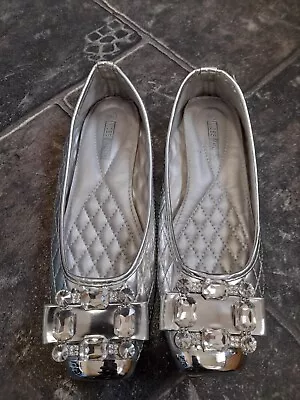 Ladies Womens Silver Metalic Shoes With Faux Diamond Design Flat Comfy Sz 40/6.5 • £7
