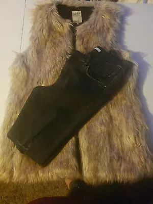 Zara Faux Fur Gilet And Ripped Jean's Set Size 10 ( Jean's Very Skinny) • $12.63