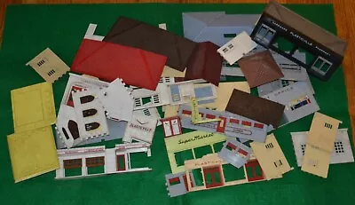 Assorted Lot Of 140 Pieces Of 50s O Scale  Gauge Plasticville Buildings & Parts • $14.99