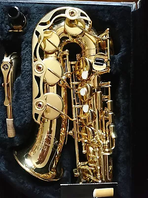 Yamaha Semi Professional Alto Saxophone YAS-32 • £1150