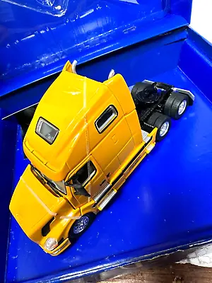 Tonkin Volvo VNL 670 1/53 Die Cast Sleeper Cab Mint With Box • $89.99