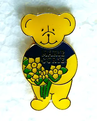 Marie  Curie Cancer Care Original Bear With Daffodils Unused Pin Badge • £1.99