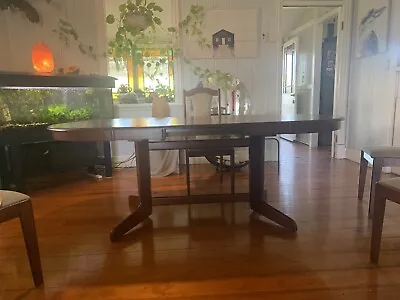 $225 • Buy Dining Table Timber Expandable 6 Seater Great Condition 