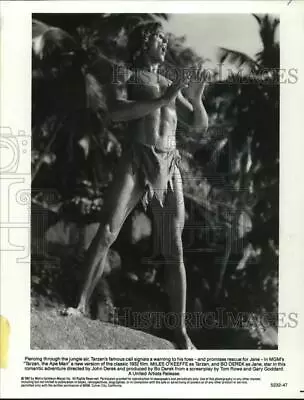 1981 Press Photo Actor Miles O'Keeffe In  Tarzan The Ape Man  Movie - Lrp68498 • $17.99