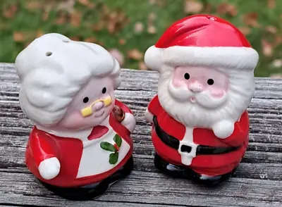 Enesco Mr & Mrs Santa Claus Christmas Ceramic Salt And Pepper Shakers Vintage  • $9