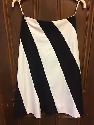 Skirt 27inch Waist Black & White. • £4