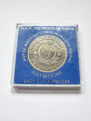Collectible - 1981 Charles And Diana Royal Wedding Commemorative Crown Coin Blue • £14.99