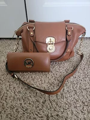 Michael Kors Hamilton Slouch Satchel Bag With Matching Wallet • $100